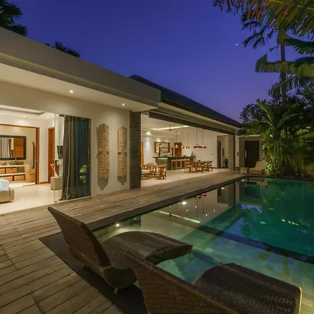 Villa Cuatro : Amazing 3Br Villa In Seminyak - Perfect Location