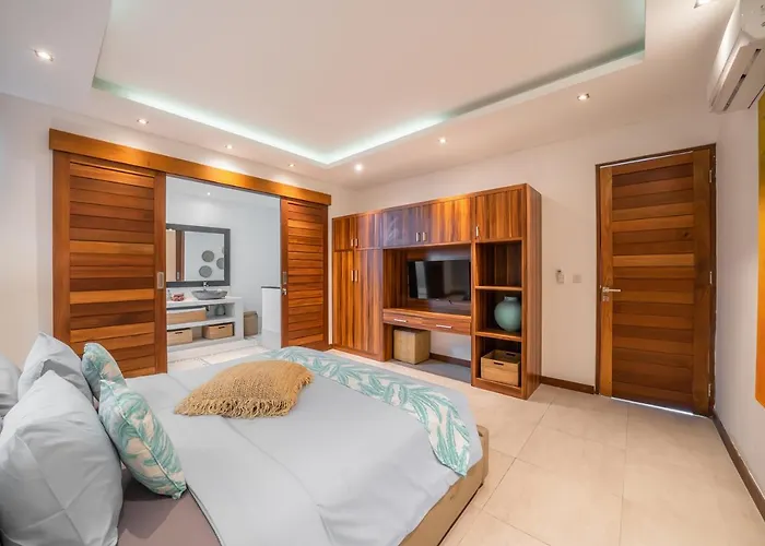 Cuatro : Amazing 3br In - Perfect Location Villa Seminyak