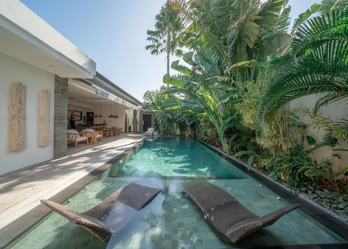 Villa Cuatro : Amazing 3br In - Perfect Location Seminyak