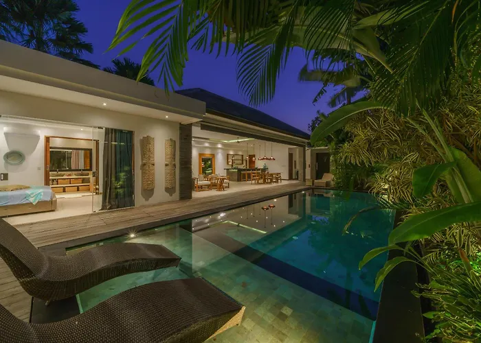Villa Cuatro : Amazing 3br In - Perfect Location Seminyak